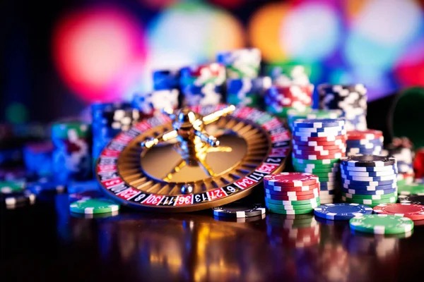 Relax Gaming slot interface on mpo500 platform showing game controls and payout table